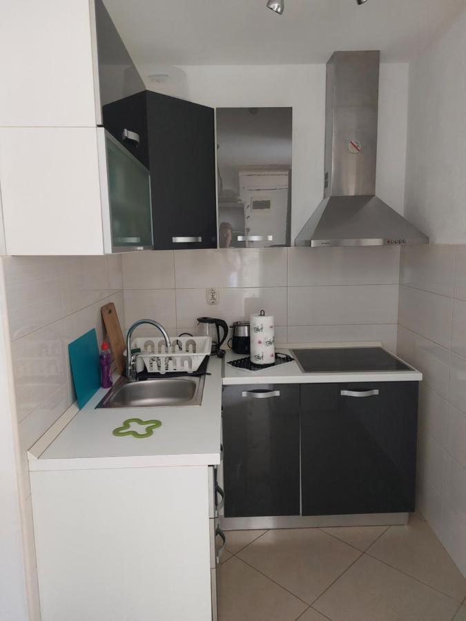 Studio Apartment Klaric Vis Buitenkant foto