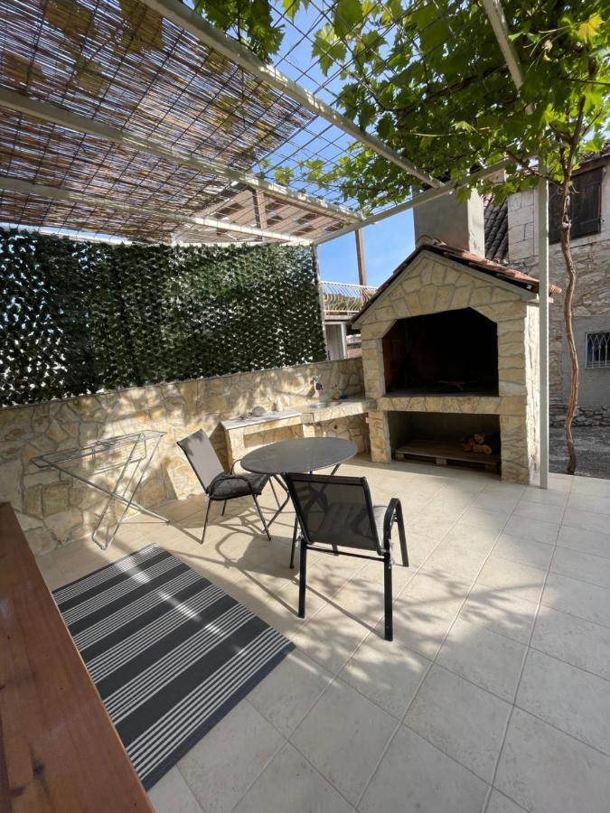 Studio Apartment Klaric Vis Buitenkant foto