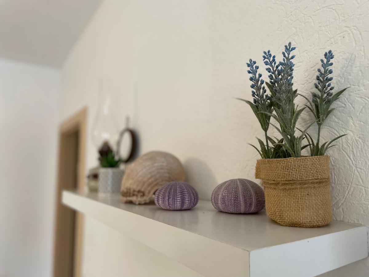 Studio Apartment Klaric Vis Buitenkant foto